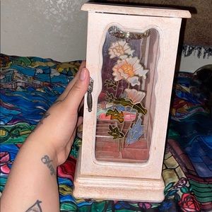 Jewelry holder w spinning necklace rack